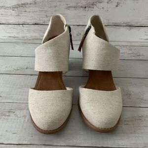 Toms Majorca Closed toe heels, Women's Ivory Canvas pumps, linen stacked heel 8